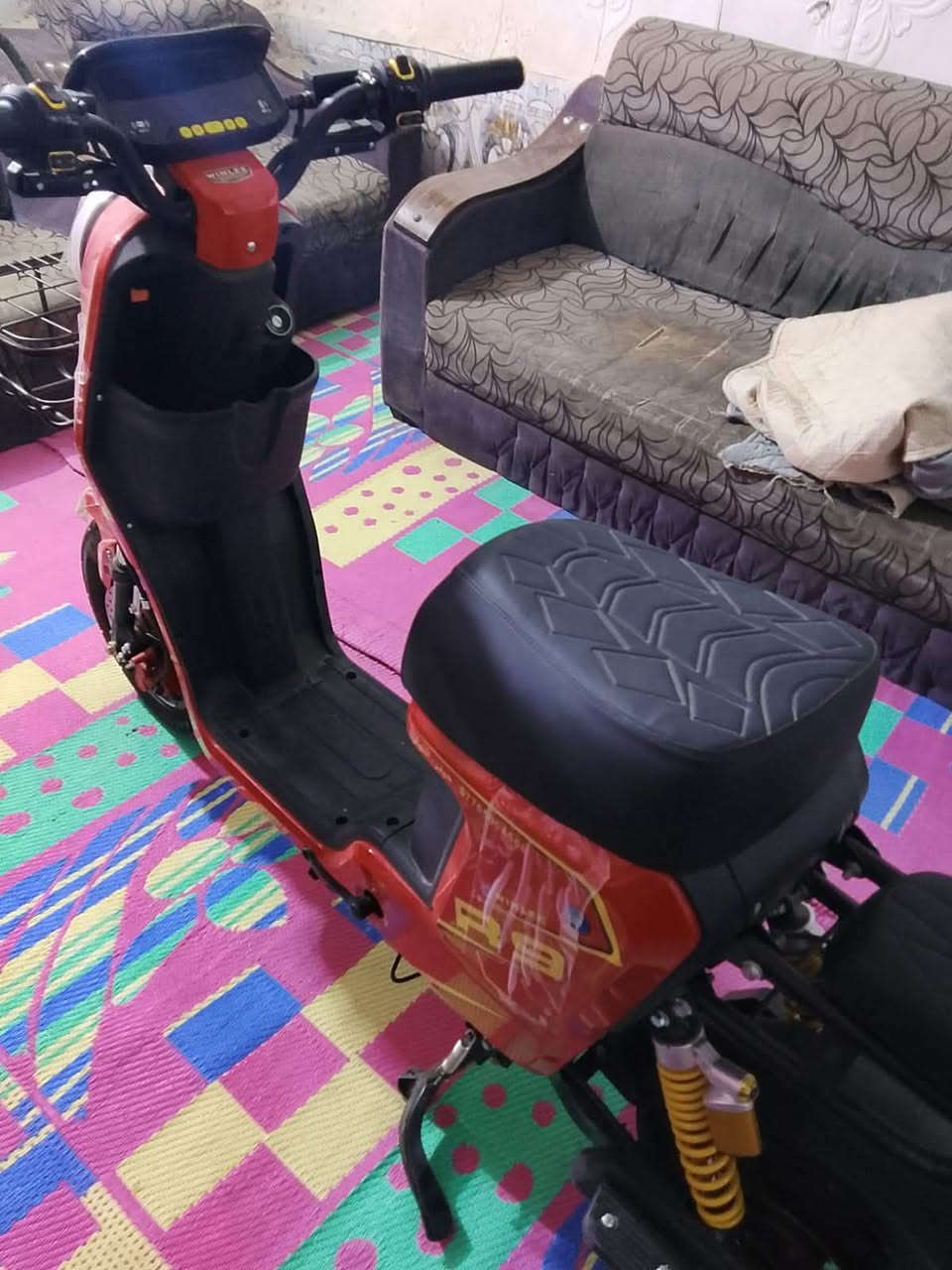 سلام عليكم دراجه شحن R9 اربع سرعات دراجه كارتون بمعنى لكلمه صاله سبوع من ماخذه دراجه كامله مكمله سعره 600 مكاني ناصريه مركز ***********

