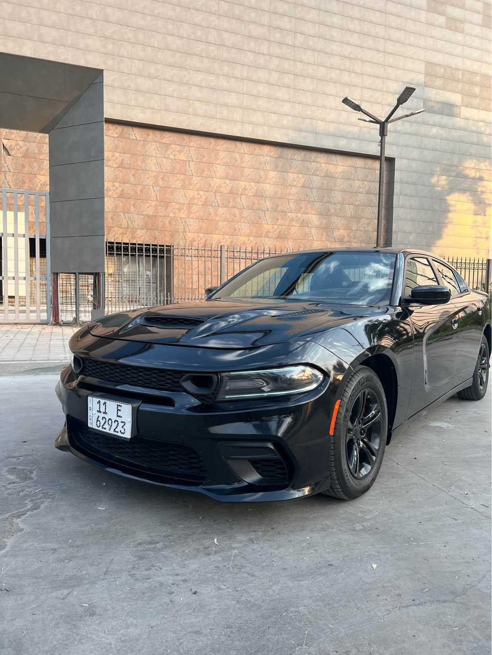 السلام عليكم 
دوج جارجر موديل 23 SXT اصدار اخير 
محرك 3600 
ماشيه 10 K بعدهي زيرو 
كشنات حضن 
ويل 17 وتايرات اصلي الامريكي مشلن 
كت اس ارتي الجديد 
السياره جاهزه ماتصرف عليها 
الحادث جاملغ وبنيد 
صور الحادث المراسله واتساب 
السعر210 ورقه 
للاتصال والاستفسار ☎️
*********** بغداد, العراق
