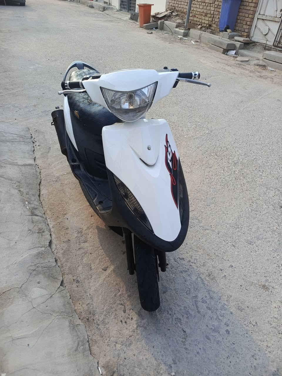 ماكس عدله جاهزه وكامله مابيه نقص كله شغال سلف هندر كهربأيات سعر (550) دراجه كلش حلوه ونضيفه ناعمه خرسه وماتسمعه مكاني ناصريه مركز حي تضحيه رقم الهاتف *********** بيه واتساب الشراي يتصل
