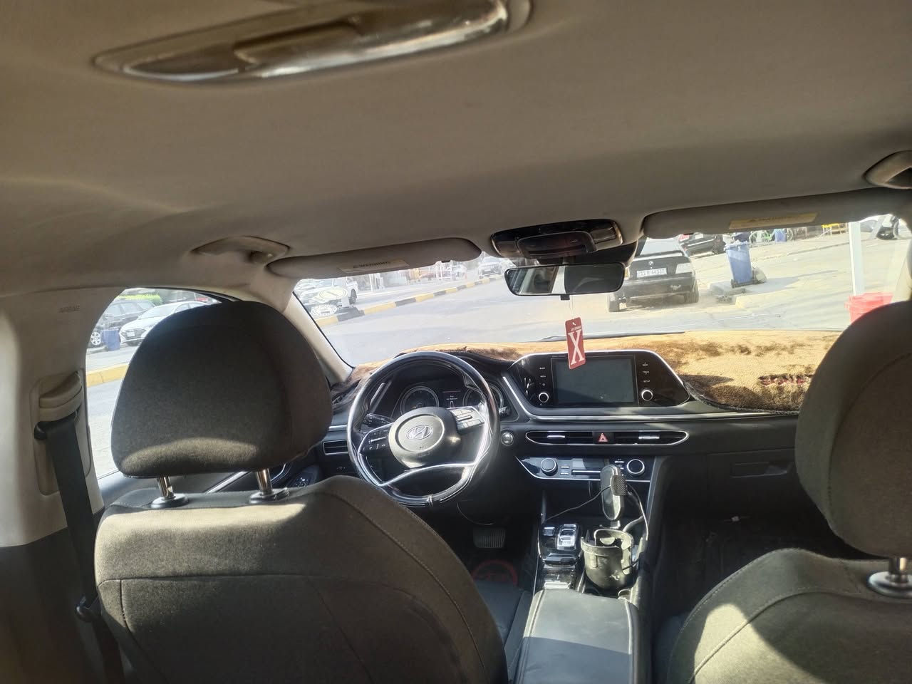 سلام عليكم
سوناته 20 
مكفوله  وارد امريكي 
***********

نص مكتوب في الصور:
- Hyundai Sonata Sel 2020 Black 2.5L 4 vin: 5NPEL4JA4LH001977 9446mi Final bid: $8300 Auction: Copart SOLD Lot number: 50403780 Date of sale: 02.03.2021