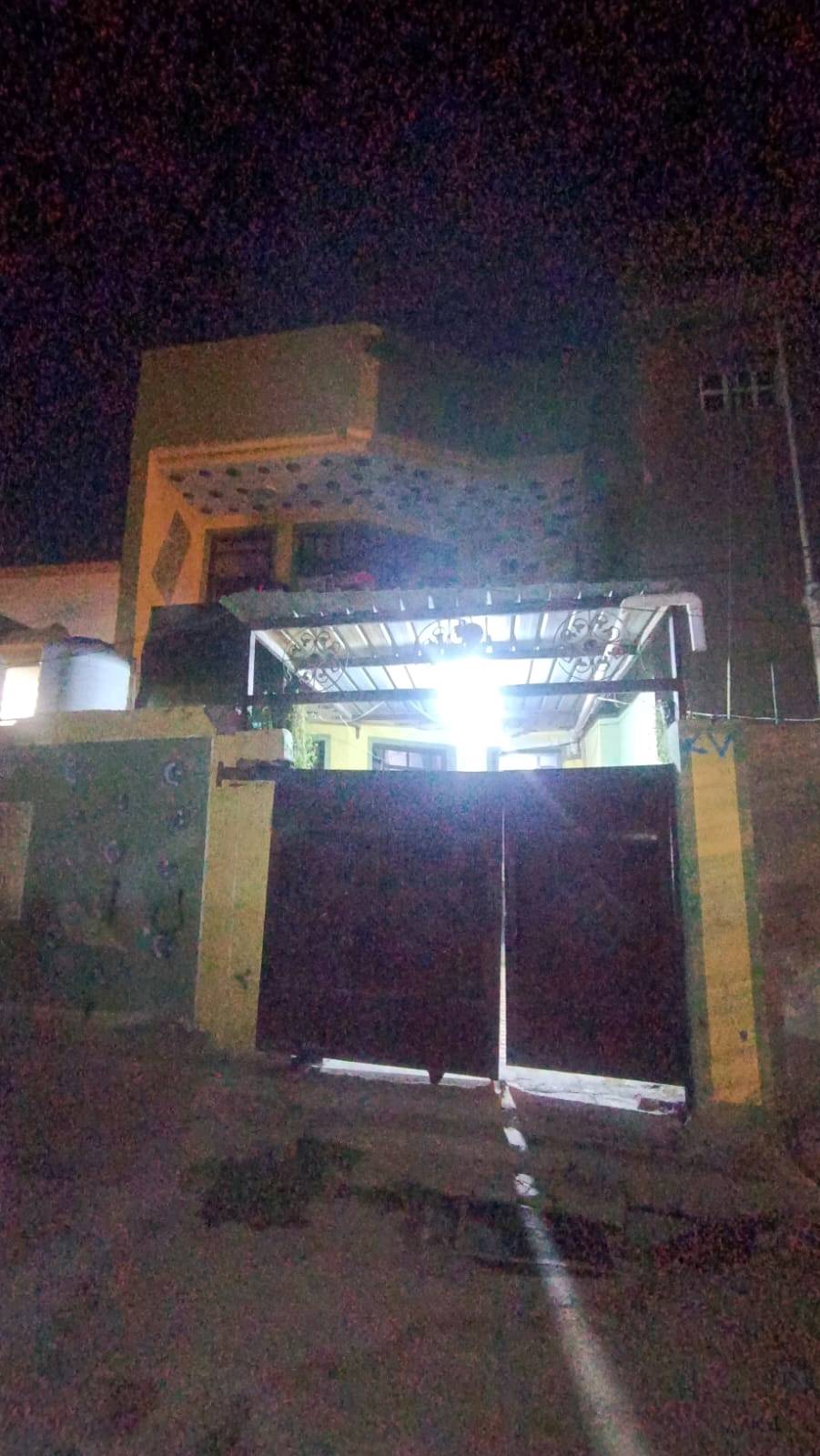 🏠 للبيع بيت في بعقوبة – طرق وجسور

📐 مساحة الأرض: 100 متر
🏢 البناء: طابقين
🛏️ غرف: 2
🚿 حمامات: 2
📜 السند: طابو صرف – سند 25
📍 الموقع: بعقوبه مقابل  طرق وجسور
🛣️ البيت على فرع، وظهر البيت على شارع عام ⭐

✨ البيت موقعه ممتاز ومناسب للسكن، وقريب من الشارع العام.

💰 السعر: 125مليون دينار قابل للتفاوض بسيط

📞 للجادين والاستفسار: مراسلة خاص
***********