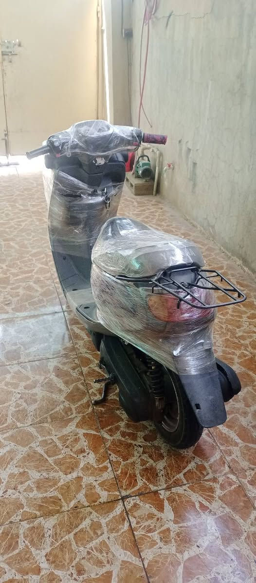 السلام عليكم للبيع الدراجة منغولي سلة كبير موديل ٢٠٠٧ الون النيلي  الكهربايات كلشي يشتغل نكرة سلف برغي من مكينة مامفتو كاربيتر بيلادي وياها صالنصا بلادي الدراجة أشارات يشتغل مرايات بلادي وياها كلش نظيف الربع دينار مابيها مصرف مكاني  كركوك  السعر ٤٧٥ بيها مجال بسيطة رقم تلفون ***********
