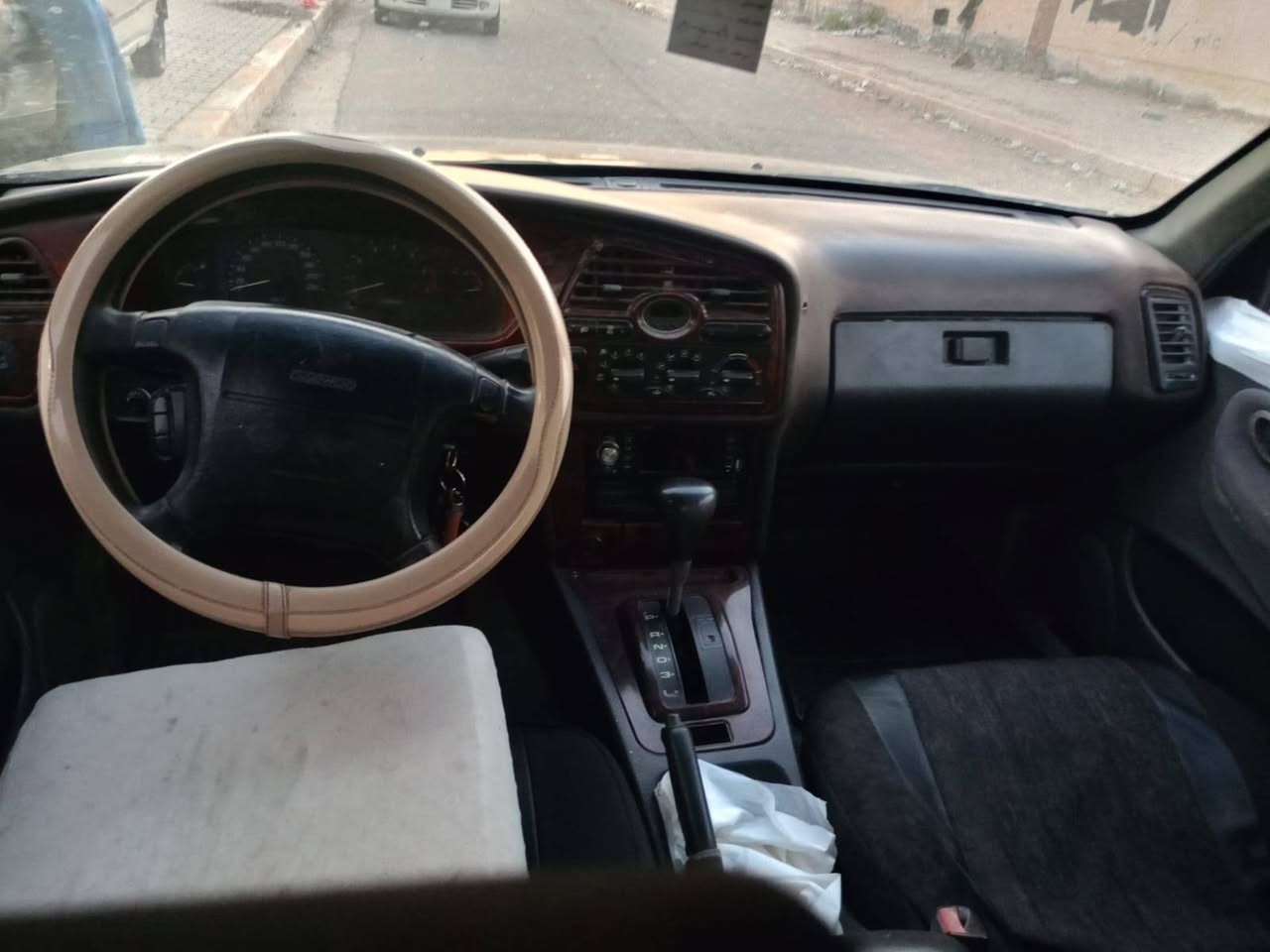 السلام عليكم للبيع برنس فراشه موديل 96 سيارة نظيفة كير محرك اكسل سلف داينمو باتري مكفول تايرات نظيفات مسجل سماعات كلة شغال كهربائيات شغالة كير اتوماتيك سايد بريك شغال تبريد نقص كمبريسر الفان شغال عدادات شغالة المكان بغداد التاجي رقم انبار السعر ٢٦
