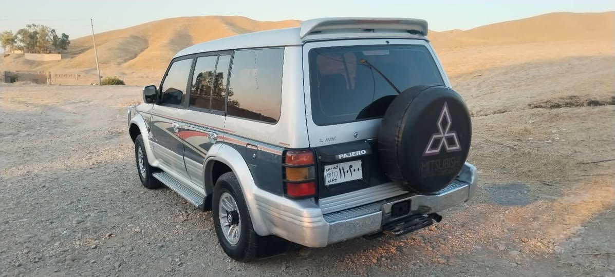 بێ لێدراو بێ بۆیاغ تابلێی جوان ماوتوە گێڕو مکینە ارنەبە هەتا بەڵێی بێ مسرەفە ماڵی دۆستە *********** *********** تێبینی بەس ئاڕمە
