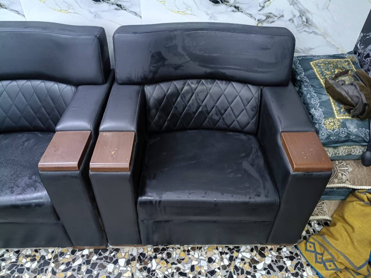 غراض للبيع نضيفه مكاني بغداد مدينة الصدر اكو خدمة توصيل ❤️🍒 لمو شراي لا يدخل خاص يتعبني رقمي واتساب ***********
