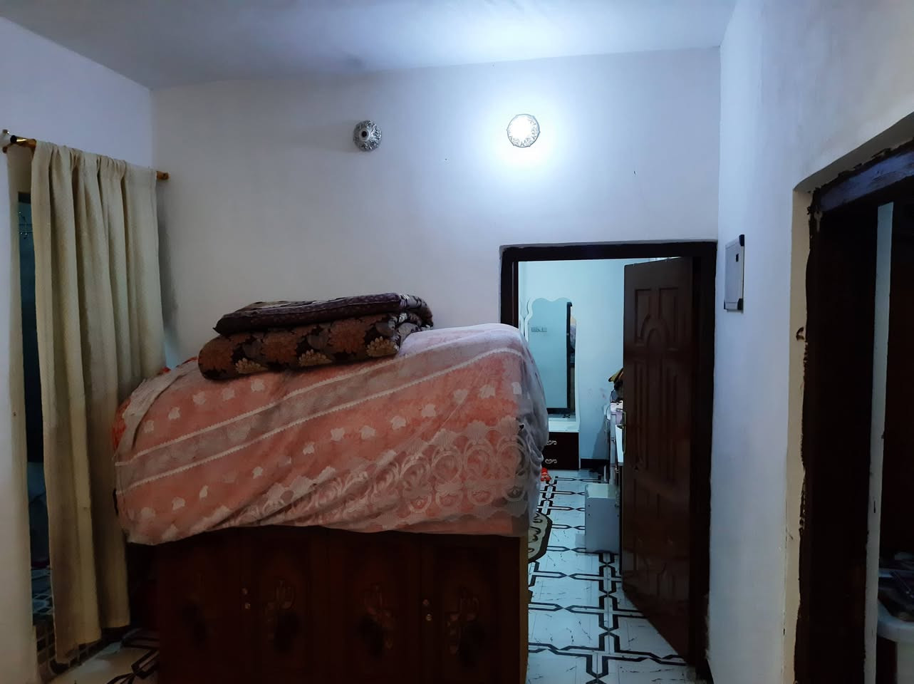 بيت طابو صرف ١٠٠ م٢ خلفي طابقين كامل يتكون الطابق الأول من صالة ومطبخ واستقبال وصحيات خارجية وداخلية ويتكون الطابق الثاني من ثلاث غرف نوم وصحيات وسطح اشتايكر مع ستارة العنوان الناصرية المركز حي اور الثانية شارع السبيس مجاور مدرسة الجماهير الابتدائية السعر ١٢٥ مليون وقابل للتفاوض للاستفسار ***********
والرزق على الله
