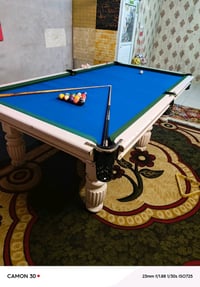 ميز بليارد جديد مع سيت عدد 2 من الطوبات مع الكيوبات2
