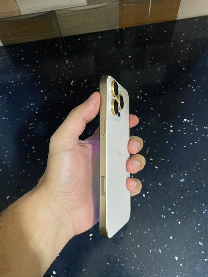 � للبيع iPhone 16 Pro Max 🔥

📱 256GB

🔋 Battery Health 91%

✨ نظيف جدًا — شبه جديد

🚫 بدون أي شخط  أو ضرر

✅ الشاشة والكاميرات والجهاز بحالة ممتازة

📦 العلبة كاملة وملحقاته موجودة

الجهاز استخدام شخصي ومحافظ عليه جدًا، 
السعر مليون و 250 قفل
***********
