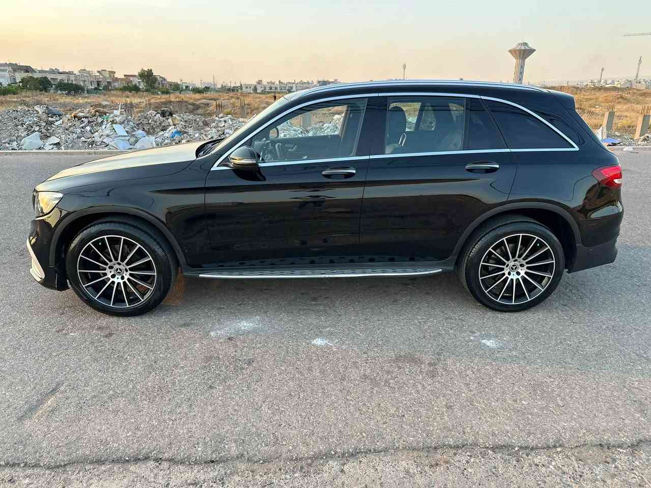 سعر مناسب جوه سوق  🔥
‏                كيتAMG   Mercedes__ GLC 300_
_____________
‏‎‏‎النووع : GLC 300 AMG
سنة الصنع : 2017وارد الماني
‏‎‏‎سلندر :  4T
السعر : مناسب جوه سوق ***********واتساب 
*********
فول الفول اعلى مواصفات ( نايت بكج )بانوراما كشنات جلد و هيتر  و خزن و دبل ليد و سستم صوت بروماستر بدي AMG بلادي و بلاك ومواصفات هواية متنذكر السيارة صفر مسج بدون اي خلل (كلين تايتل سياره بدون صبغ)👌🤌 
📝ملاحظة : السيارة رقم اربيل دولي.  تحويل بشرط
____________
‏‎‏‎‏‎🌎 العنوان : اربيل 
‏‎‏‎‏‎📱 للاستفسار يسعدنا تواصلكم معنا على الأرقام التالية
‏‎‏‎‏‎📱***********واتساب
