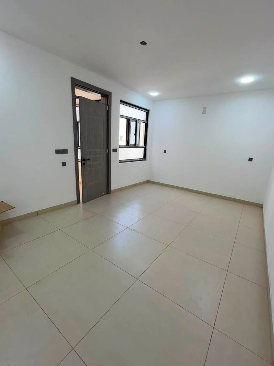 🏠#للبيع_بيت_100متر واجهيه 6،25متر نزال 16متر
🏗️بناء طابقين وبيتونه 

📍العنوان #بغداد_الدور_البوعيثه
⬅️مجمع السلطان الثالث

🔹يحتوي البيت على؛
✅غرف منام 3-
✅ستقبال-
✅مطبخ-
✅ صاله-
✅مجمع صحيات 2-

🔴 ملاحضه البيت جاهز للسكن ✨ 

🔹نوع العقار طابو زراعي سند 25 اقرار محكمه

🔴السعر 139 ""مليون 

🔹البيت واضح بصور للاستفسار خاص او الاتصال على الرقم  
 واتساب ♦️***********♦️
