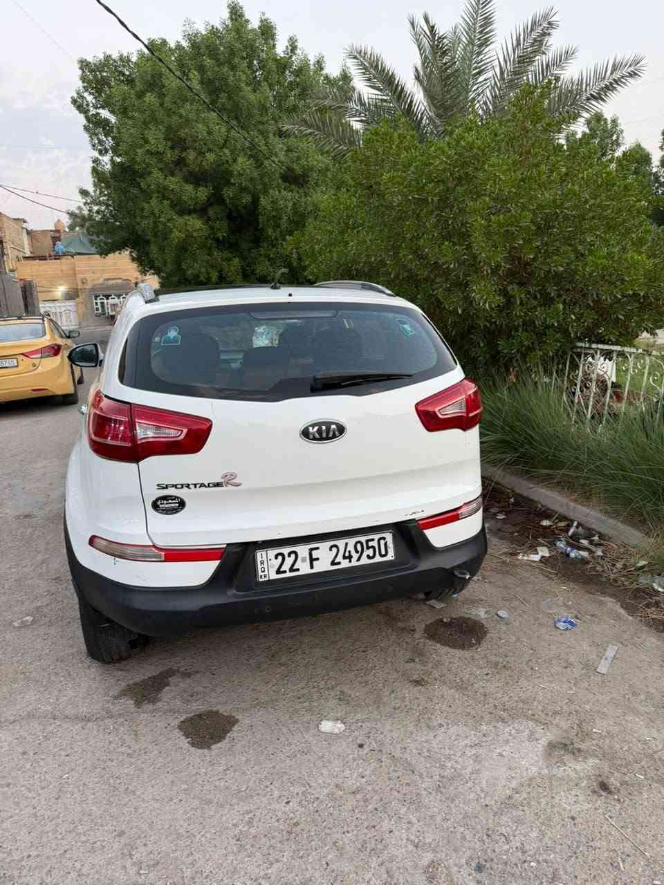 السلام عليكم للبيع كيا اسبورتج خليجيه موديل 12 رقم اربيل بسمي فول موصفات بيهه شاملغ لايمن طخه وقبق لصندوك تبديل مكينة 2000 كير ومكينه وتبريد وتخم تاير مكفولات مكان لسياره بغداد لسعر 110 لرقم ***********
