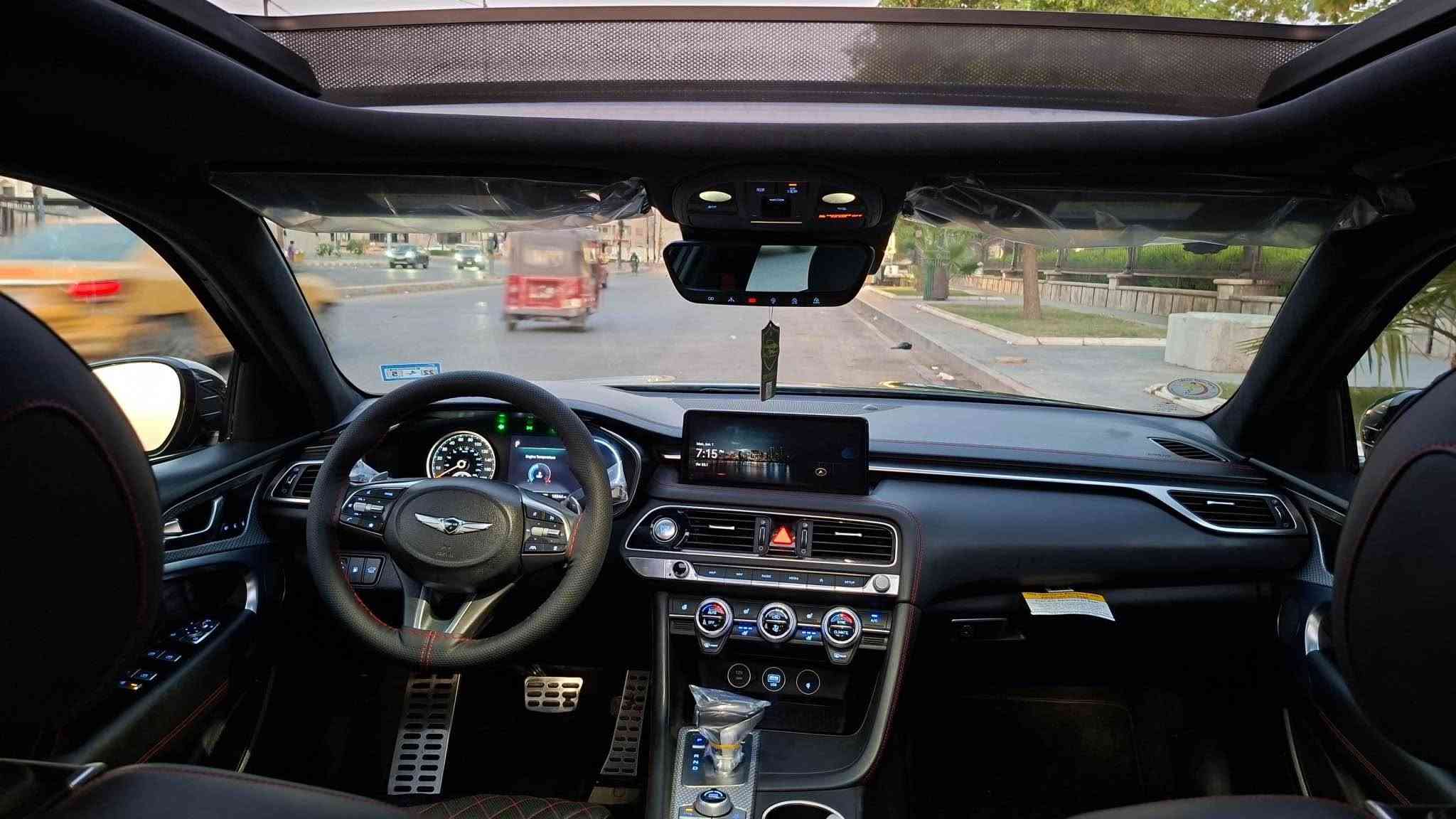 Genesis G70 Sport Prestige 🔥

🔹 المحرك: 3.3L V6 Twin Turbo
🔹 الدفع: خلفي RWD — المرغوب
🔹 القير: أوتوماتيك 8 سرعات
🔹 وضعيات القيادة: 5 وضعيات
🔹 Adaptive Suspension: تعليق متكيف يتغير حسب وضع القيادة
🔹 البصمة: دخول وتشغيل بدون مفتاح

🖤 الداخلية

• داخلية جلد طبيعي أسود
• تطريز رياضي
• أحزمة أمان حمراء
• كشنات كهرباء وتحكمات كاملة
• تدفئة وتبريد للكشنات
• كشنات بخاصية الخزن
• تنتة Alcantara سوداء رياضية
• مري شفط
• شحن لاسلكي
• Auto Hold

🎛️ التجهيزات والتكنولوجيا

• شاشة عرض Head-Up Display على الدشبول
• 5 كامرات
• كامرات 360°
• رادارات 360°
• نظام مراقبة النقطة العمياء
• نظام الخروج الآمن
• أنظمة قيادة ومساعدة شبه ذاتية
• نظام صوتي Lexicon
• بانوراما
• جنطة كهربائية
• علامة Genesis ترحيبية

🛞 الشكل الخارجي

• جنوط 20 إنش
• تجهيزات Sport Prestige الرياضية
• وباقي المواصفات المعروفة للفئة

🔥 مواصفات فل سبورت برستيج مع الدفع الخلفي المرغوب.
حادثها جاملغ وبنيد الأيسر  وبارد قليل 
مكان السياره بغداد الكرخ
سعر السياره 205 ورقات 
لتواصل مع صاحبها 
*********** بغداد, العراق
