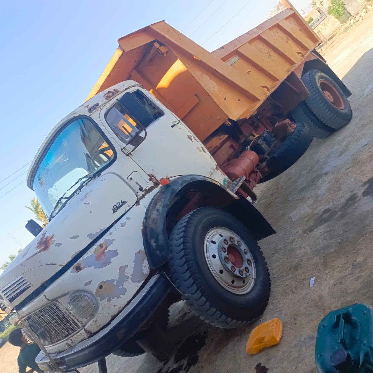 سلام عليكم للبيع قجمه موديل 79بلاديه اللستفسار***********

