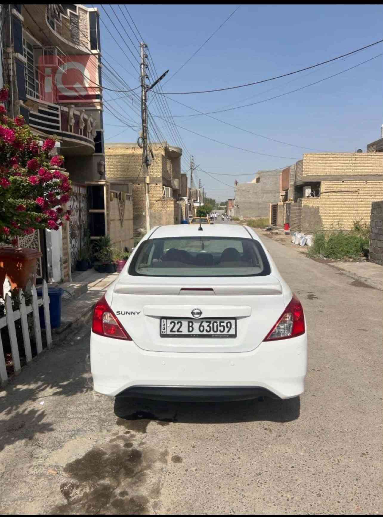 نيسان سني هندي  بليتة زركة ٢٠٢٠ السيارة نظيفة كلش بدون قطرة صبغ فقط جاملغ عكس السايق بارد وبيهة كم رصعة بلباب كير مكينة خير من الله صدر كفالة ماشية ١٣٠ الف قابل للزيادة بأسمي رقم اربيل سنوية جديدة ٢٠٣٠ هزة جديدة مابيهة اي نقص رايدهة ب١٠٣ يعني شدة و٣ اوراق وبيهة مجال *********** مكاني الدورة

نص مكتوب في الصور:
- iQ