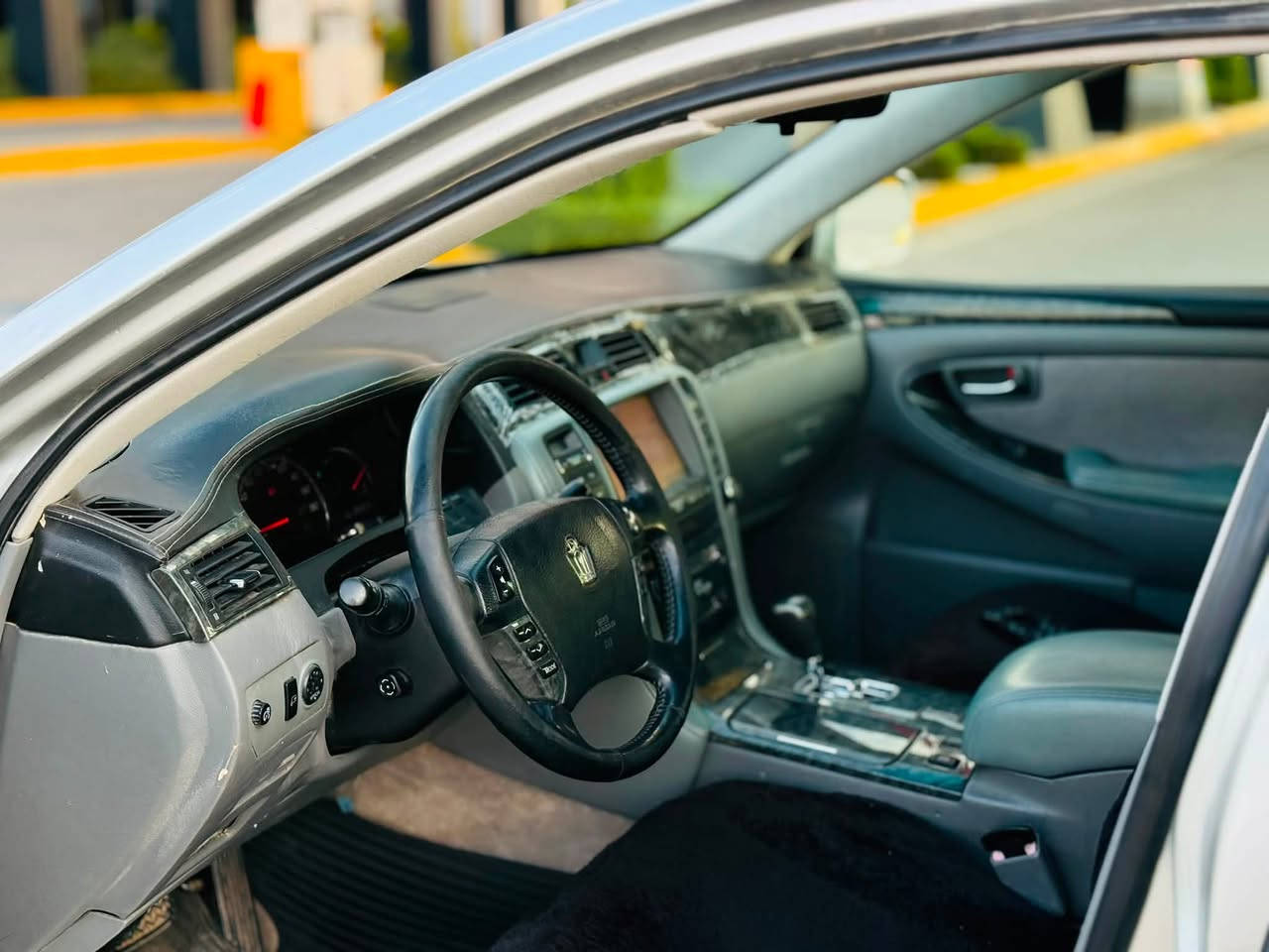 👑 TOYOTA CROWN (بڕاوە)  شاهینەی  👑
🔹 جۆری سەیارە: تۆیۆتا کراون GRS (182)
🔹 مەکینە: گەورە
🔹 ڕەنگ: بەحری  
✨ دیارترین مواسەفاتەکان:
▪️ ٢ دوگمە
▪️ شاشەی  + کامێرا
▪️ لایتی ناوچەی کوێر (Blind Spot)

▪️ کۆدی هەیە👉🏻
📍 شوێن: سلێمانی

💰 نرخ: (٤١)گەڵا✅

📞 بۆ پەیوەندیکردن:
📱 ئاسیاسێڵ: (***********)
📱 کۆڕەک: (***********) (واتسئەپ و ڤایبەری لەسەر
