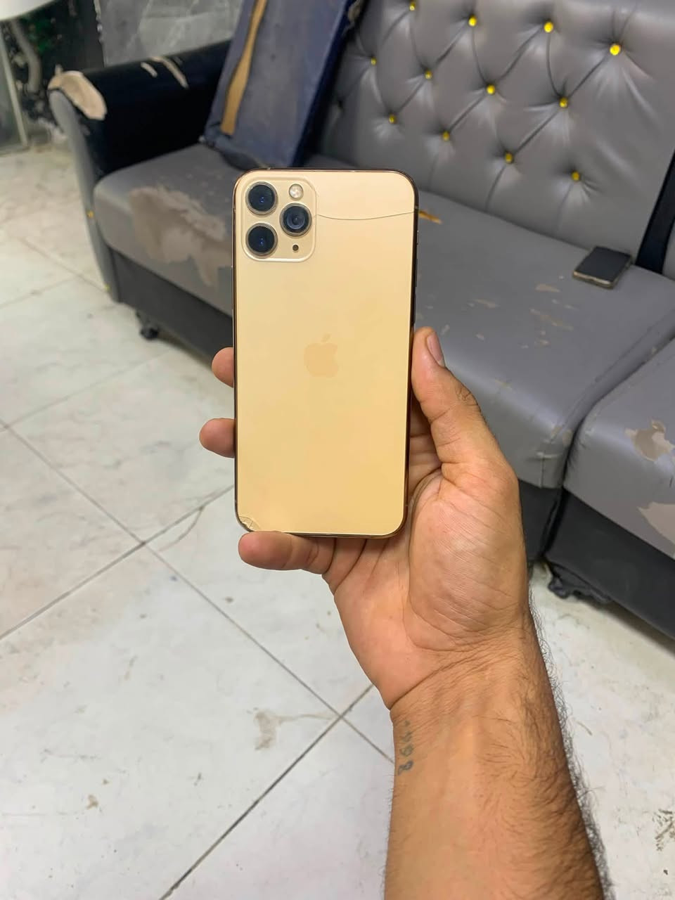 ايفون ١١ برو مبدل احسن نوعية شاشه بالسوك وبطاريه قفل ١٧٥ 🔥 (***********)
