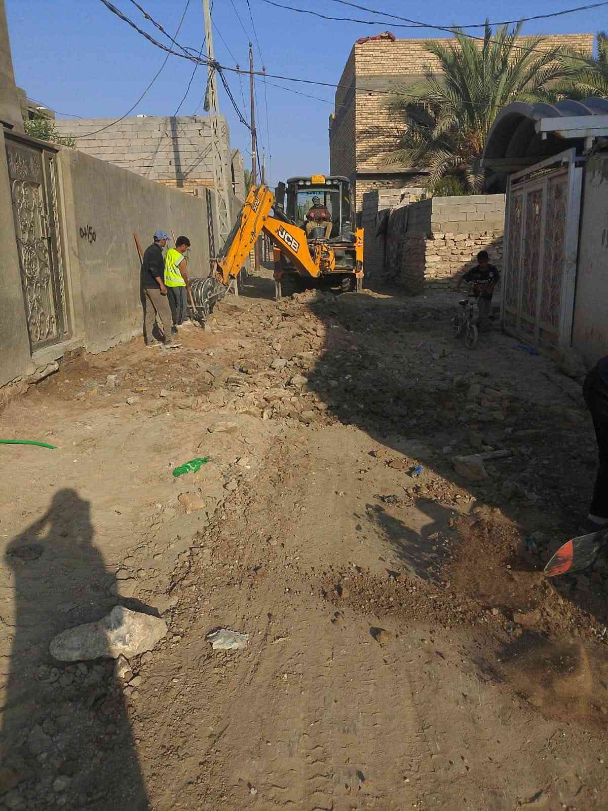السلام عليكم بيت للبيع ب الرميثه منطقى الجزره البيت مساحه 550  يحتوي على ٣ غرف نوم +صاله 7 امتار + مطبخ 
صحيات داخليه +حديقه وكراج +حديقه مغلقه  +براني. 13متر مع صحيات وطرمه معزوله عن البيت مع مباشره الجهد الخدمي. ب شارع. مي مجاري جاهزه وجاي يشتغلون مقرنص   للاستفسار مراسله او الاتصال ع رقم ***********
