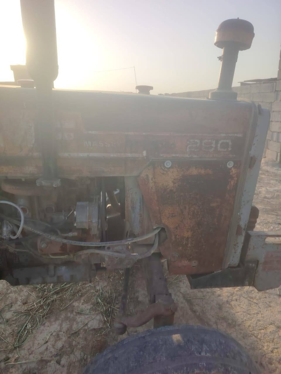 فرگسن 290للبيع تايرات جديد محرك گير اكسل كله شرط السعر 9ونص/***********
