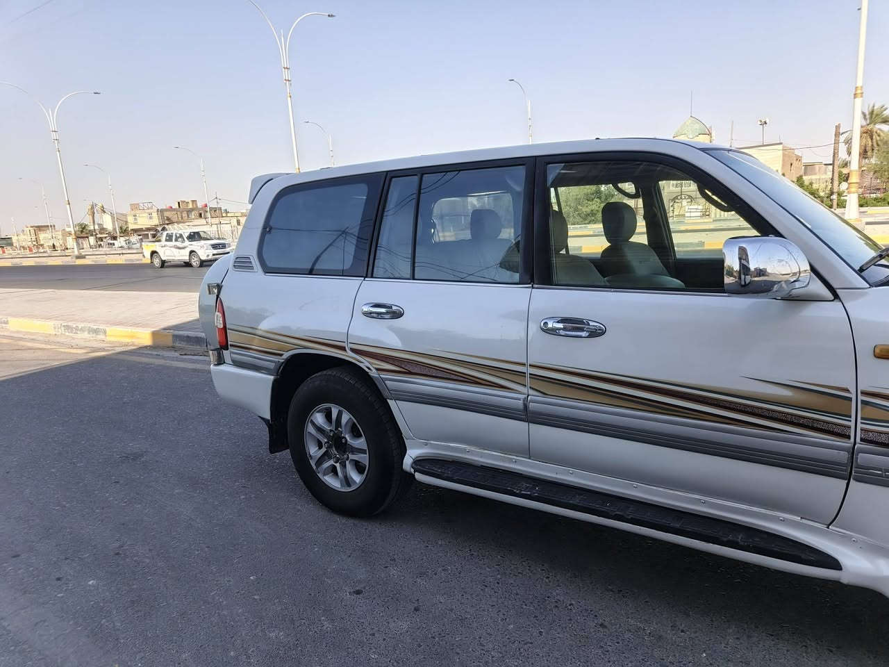 لاندكروز • غاز • قير ومكينة