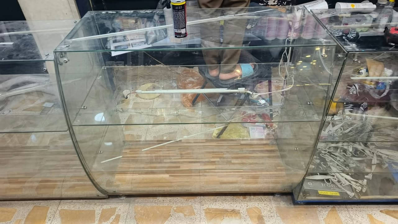 فاترينات للبيع • مقاسات بكل صورة • بغداد كرادة داخل