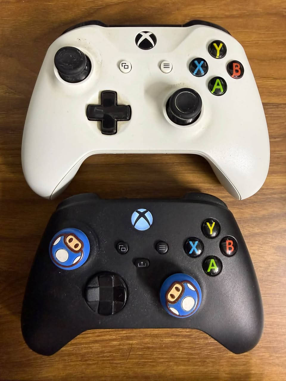 ‏XBOX 1 S لون ابيض
مساحة خزن GB 500
كيبل تشغيل، كيبل hdmi الاصلي وكارتون جهاز جويستك جهاز الاصلي ابيض وجويستك كاربون بلاك
9 العاب جدا نظيفة مثل ماموضح بصور
جهاز جدا نظيف وسريع ومابي اي مشاكل او اعطال نهائيا لان دائما محطوط على ups وجهاز حماية
سعر 350 الف
مكان بغداد المنصور
لتواصل ***********

