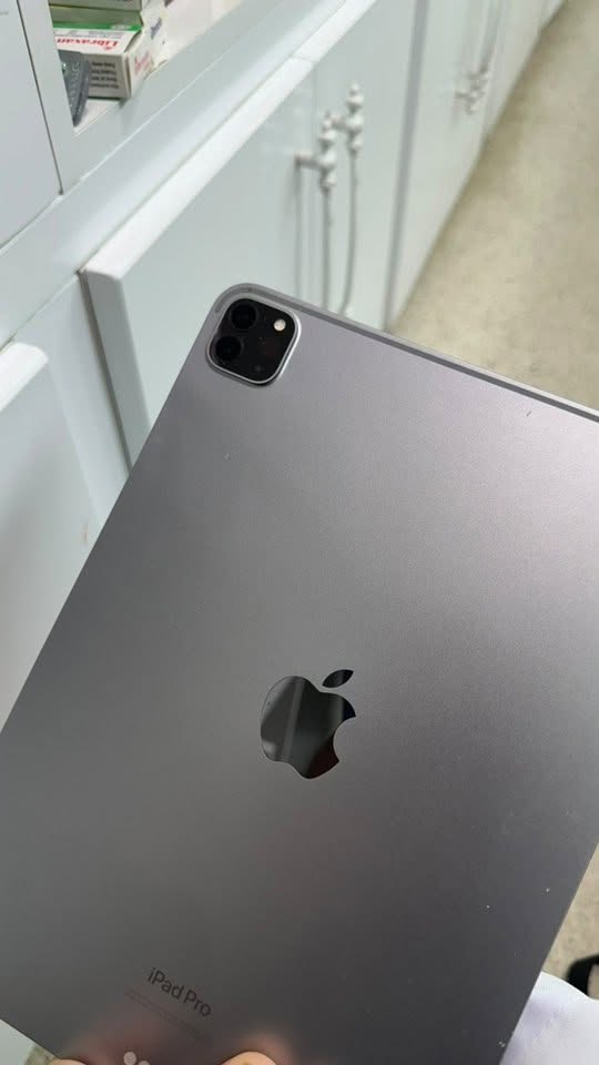 ”

سلام عليكم وحياكم الله 

عندي جهاز iPad Pro M2 11 بذاكرة 256GB نظيف واستخدامة كان شخصي وللدراسة فقط

الجهاز بحالة ممتازة
سعة التخزين: 256GB
نسبة صحة البطارية: 88
للامانة بس ايسي الشحن مبدل قبل حوالي 3 اشهر والجهاز يعمل بصورة طبيعية 

* الجهاز من اول مانزل لحد الان اني استخدمة

السعر: 680
وبي مجال بسيط للتفاوض ان شاء الله
مكاني : نجف

للاستفسار والاتصال:
***********

الجهاز مناسب للي يريد ايباد برو قوي ونظيف للالعاب او الدراسة وبسعر مناسب والتفاصيل مذكورة بكل وضوح وأي شخص حاب يستفسر رقمي موجود بالاعلى وبي واتساب وبخدمتكم
