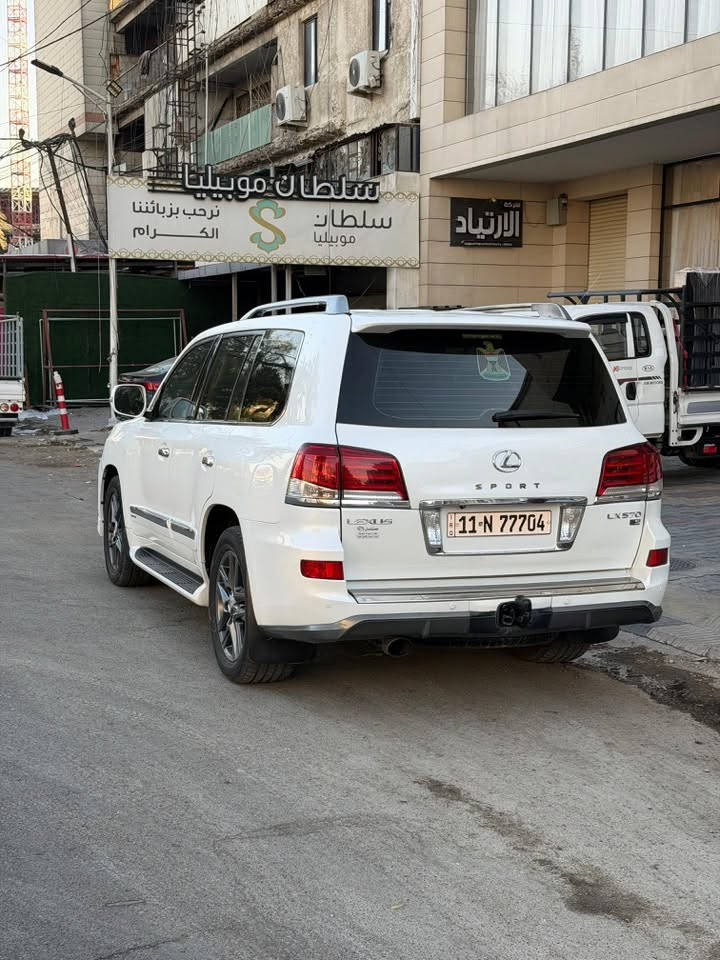 � لكزس LX570 SPORT موديل 2015 🤍🔥
✨ المواصفات والتجهيزات:
• محرك 5.7 V8
• دفع رباعي 4×4
• فئة SPORT
• رادار أمامي وأنظمة أمان ومساعدة بالسياقة
• تشغيل بصمة / زر تشغيل
• دخول ذكي بدون مفتاح
• مقاعد كهربائية
• تبريد وتسخين المقاعد
• ذاكرة للمقاعد
• دركسون كهربائي
• فتحة سقف
• شاشات وملاحة
• كاميرات 360°
• حساسات أمامية وخلفية
• تحكم بالمقود
• مثبت سرعة
• تحكم بالمكيف للمقاعد الأمامية والخلفية
• ستائر خلفية
• باب خلفي كهربائي
• إضاءة LED
• جنوط SPORT
• داخلية فخمة وواسعة
• لون أبيض لؤلؤي 🤍

للاستفسار _***********
�
