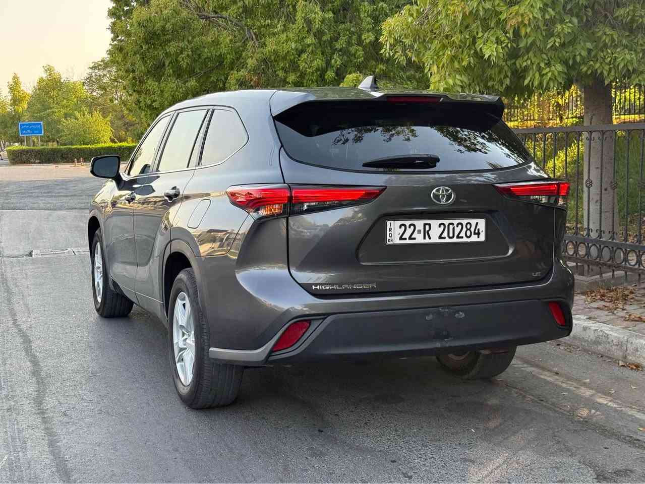 تۆێۆتا هایلاندر ئەمریكی رەنگ نفتی  2023 LE  تەنها یەك چاملغی بۆیاخە لەگەل پەلەیەك لە بۆنیتی مالی خێزانە زۆر پاك و خاوێن ٧ كورسی دانیشتن  مكینە چوار پستۆن تۆربۆ  تەنها 42 miles رۆشتیە سعری 242$ مجال ناو نیشان هەولێر 
Whats app    Viber    Telegram 
*********** أربيل, العراق
