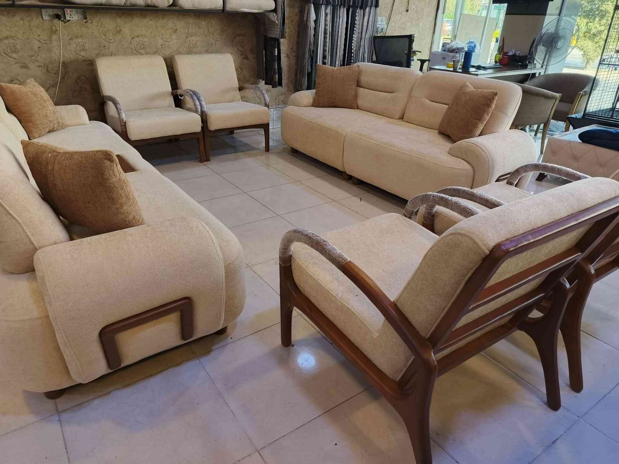 موبليات لا ماسو 🛋️
يتوفر توصيل 🚚 الى جميع محافظات العراق
للحجز الفوري راسلنا واتساب☎️***********
***********  
📍العنوان اربيل سايدين المنارة مقابل سوق اللنكة الجديد مقابل عمارة F
⏰ يومياً من 10 صباحاً لـ 11 ليلاً ‎
