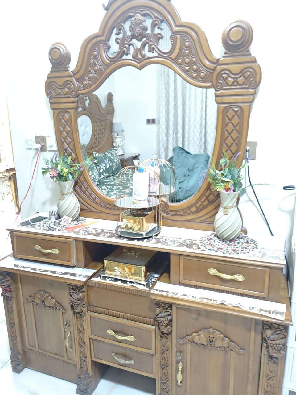 غرفه 6 طابقين بحاله ممتازة السعر 950 ألف الاتصال ***********
