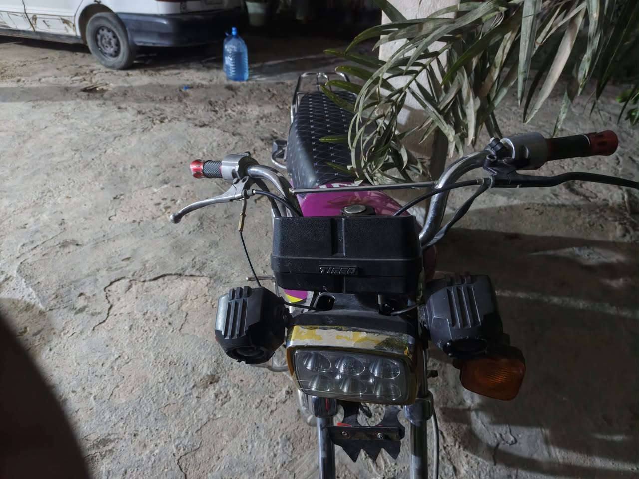 سلاام عليكم دراج للبيع تايكر موديل عشرين كامله المكان قرب الجسر ***********
