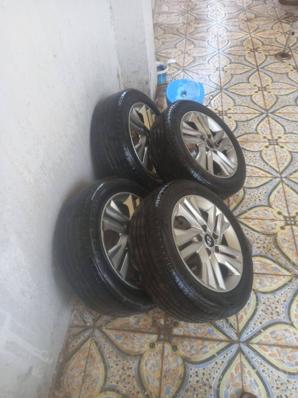 تخم ويل تايرين جدد وتايرين نص عمر المكان نجف كوفه سعر ورقتين قفل ***********
