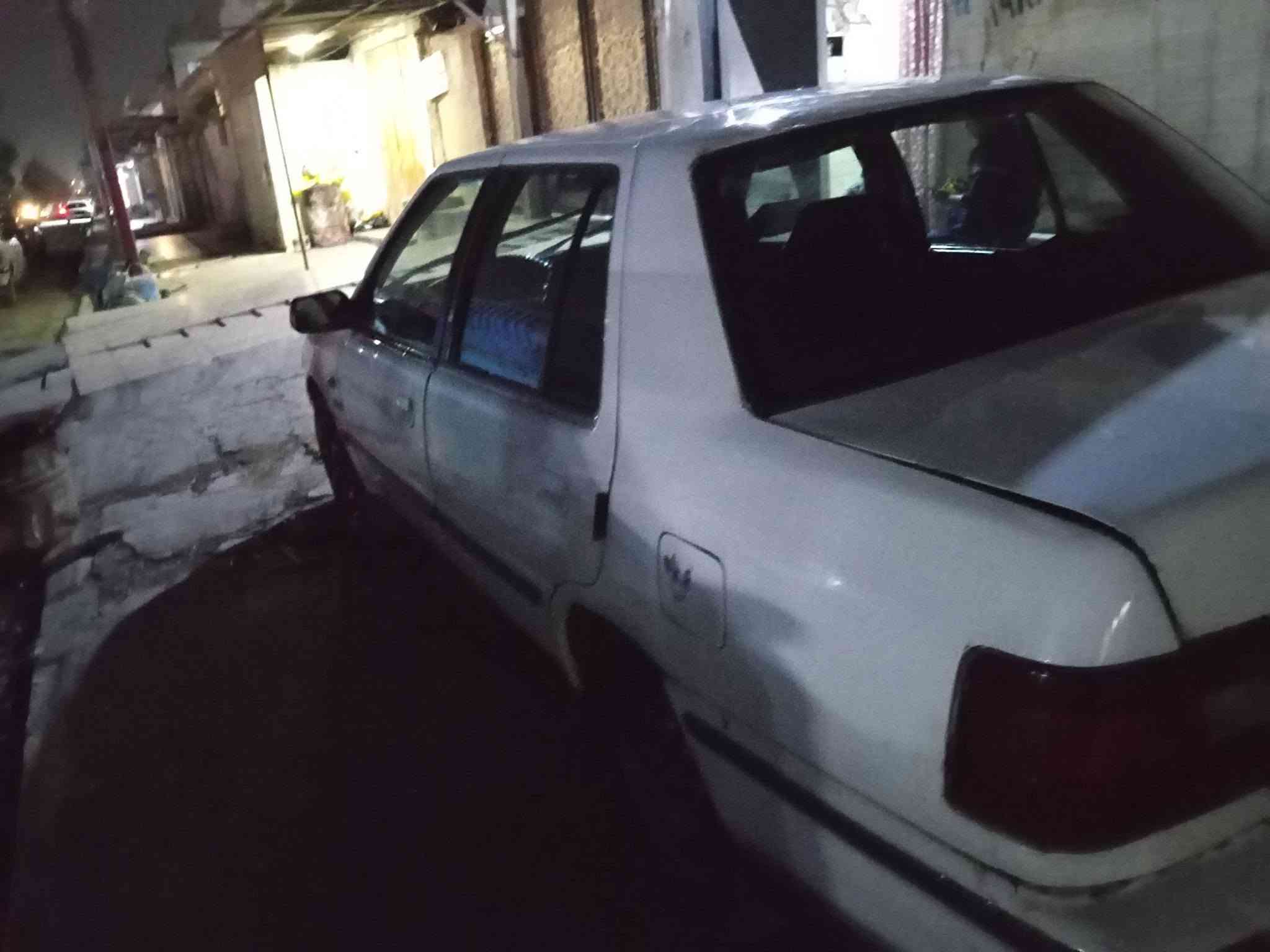 اسلام عليكم سيار هونداي بوني موديل 92السيار جاهز ميعوزا اي شي محرك شرط لا نفخ ولا صرف كير شرط  الكهربايات كلها شغاله داخل نضيف الرقم اخضر بيها كاربون ورقي شرط التحويل السعر 17 وبيها مجال  متواجد على الفيس هذا رقمي ***********

