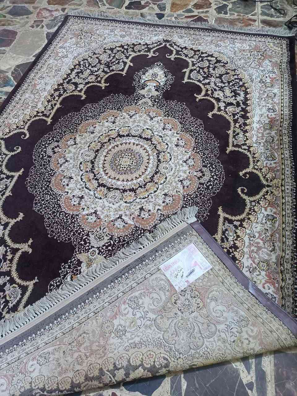 زوليه كاشان تركي الأصلي والله ٣٠٠ ماخذيهه ب ٧٠ نهايته قفل ٦٠ الصول ٣ والعرض ٢ المكان كوفه
