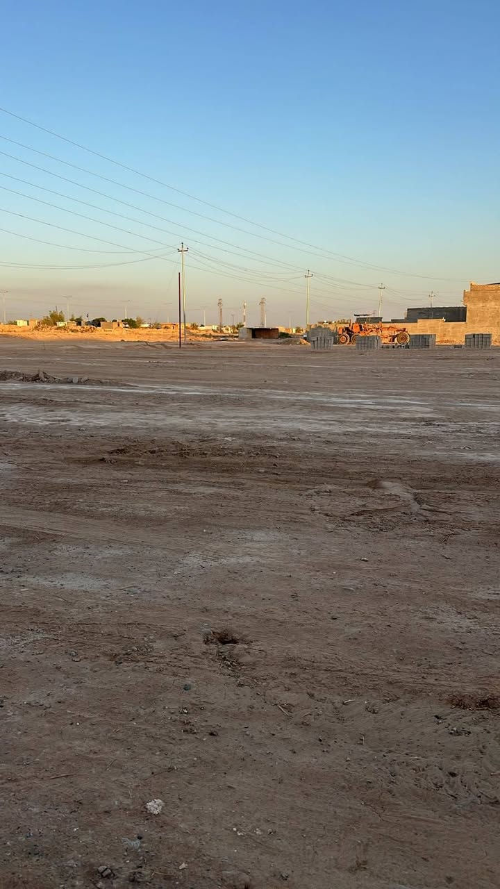 السلام عليكم يوجد قطع اراضي للبيع في تكريت مقابل سيطرة الاقوس خدمات كاملاً سعر مناسب المساحات 200 و250 و300   مقسم هندسي الاتصال *********** و*********** موجود نقد وقسط
