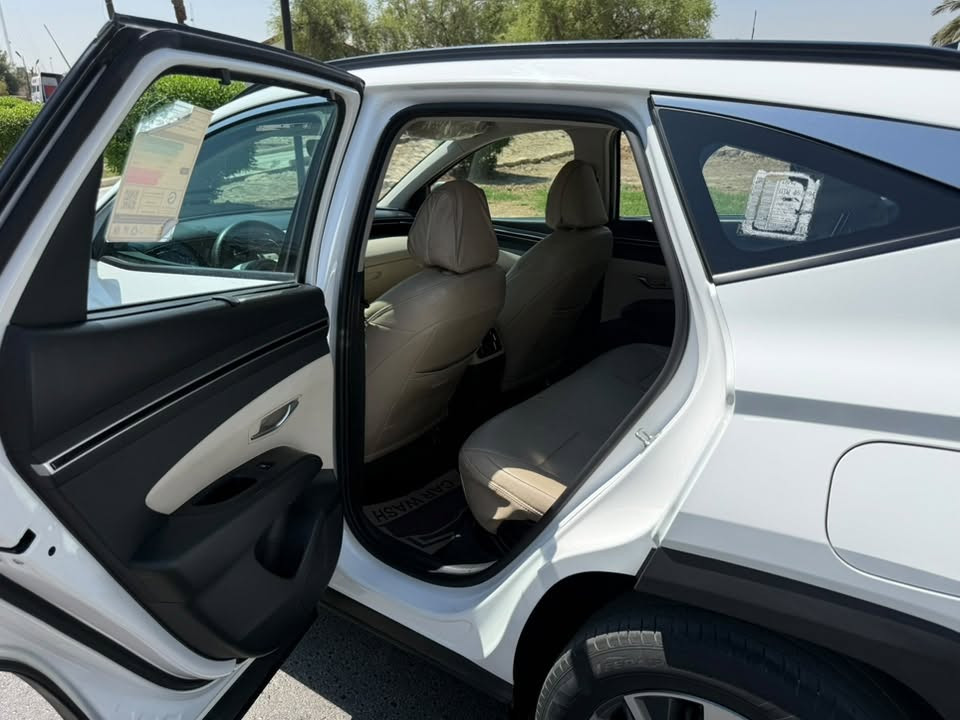 هيونداي توسان موديل 2024 — خليجي🇦🇪
⚙️ محرك 2000 CC
🚗 دفع أمامي FWD
🎨 لون أبيض 🤍
🛣️ ماشية 44,500 كم

✨ المواصفات والتجهيزات:
• الترحيب عند الاقتراب من السيارة
• شاشة CarPlay 📱
• شحن لاسلكي Wireless Charging
• تحكم ستيرن 4 جهات
• مانع انزلاق
• حساسات أمامية وخلفية
• مرايا كهرباء + إشارات بالمرايا
• كرسي السائق كهرباء
• كرسي الراكب الأمامي كهرباء
• تبريد خلفي
• بردات خلفية أصلية + بردة الصندوق
• نظام توقف/مساعدة عند نزول المنحدرات
• هاند بريك إلكتروني ببصمة
مانع نزول منحدرات 
• كاملة المواصفات 🔥

✅ سيارة نظيفة ومرتبة جداً
✅ استخدام شخصي ومعتنى بيها
✅ تحويل باي مكان 
✅ بيها بعض الملاحظات عند الاتصال ابلغك بيها 

💰 السعر: [على الخاص]
📍 الموقع: [حي حطين نفق الشرطة]
📞 للتواصل:    ***********
