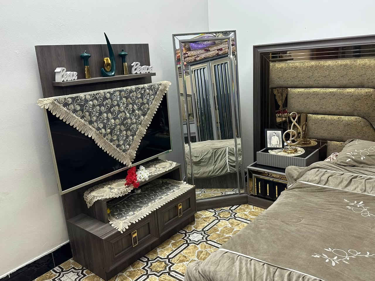 سلام عليكم غرفه لبيع ١٢ قطعه ‪+964 788 520 6585‬
