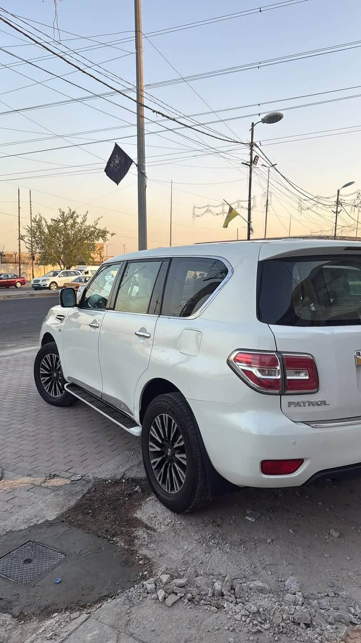 باترول  2013 SE خليجي مكينه المرغوبه  زغيره رقم بغداد اب اسمي كير مكينه مكفول تبريد جاهزه سياره من كلشي السعر 190وبيهة مجال وترهم دفعتين اعتذر ع مرواس سياره بيه جراد شركة مكانت جرادت فقط معروفة الباترول مكاني بغداد ***********
