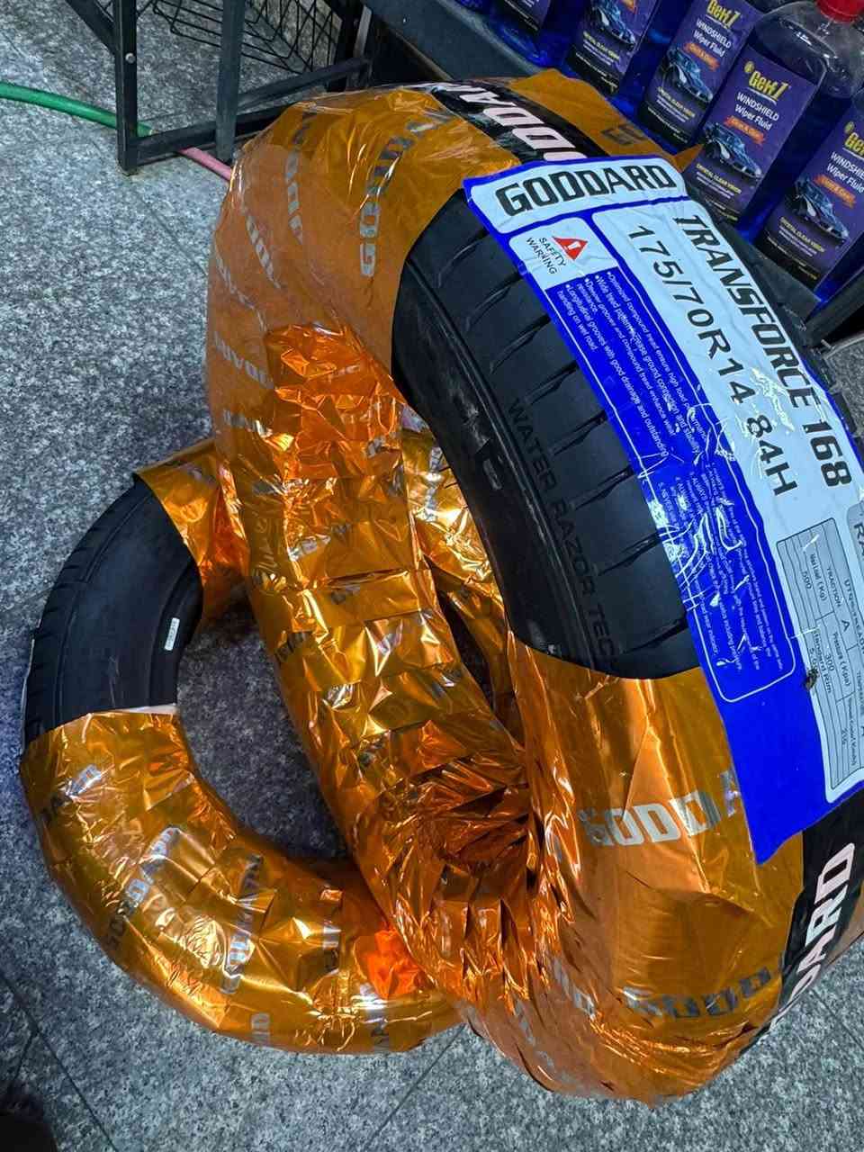 سلام عليكم يتوفر لدينا جميع انواع إطارات وبطاريات يوجد لدينا جميع انواع قياسات يتوفر لدينا نضام قصاط بدون ماستر كارد للتواصل واتساب *********** مكاني ثعالبه
