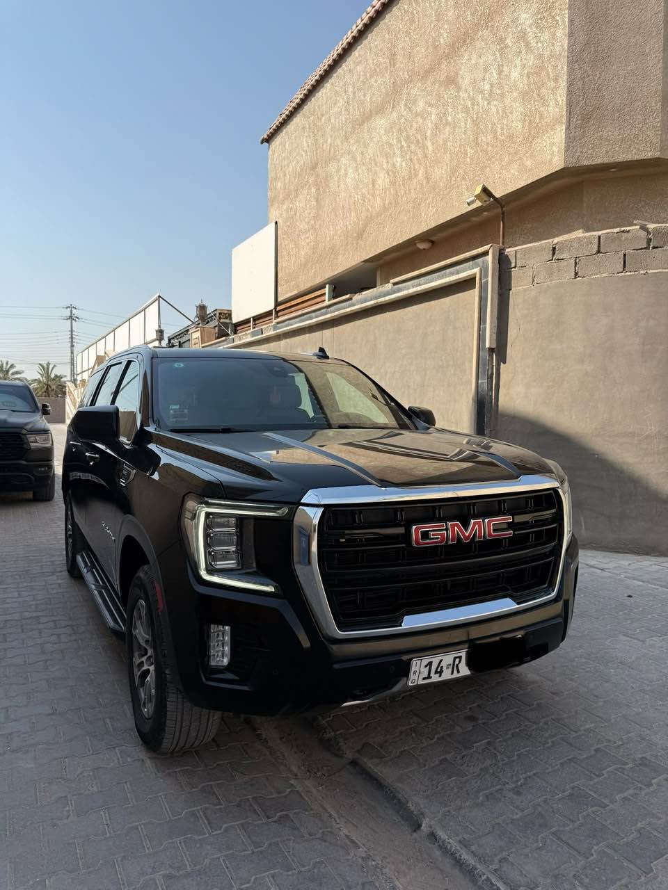 يوكن 2021 SLE
كير ومكينه كفاله 
سياره مكفوله بلكامل
شاشه كبيره 
حساس امامي خلفي 
صندوك ذكي كهرباء
تحكم ستيرن فول جهتين 
رادار 
ثلاجه 
بصمه 
تشغيل عن بعد 
كامره دواره 
دواخل بيجي 
كشن كهرباء 
مرأه شفط 
كار بلي 
بلوتوث اواكس
رقم بصره دولي بأسمي 
السعر 395 وبيه مجال
 *********** متوفر واتساب سياره جديده وجاهزه كلش استخدام على ايد وحده من الزيرو Singapore
