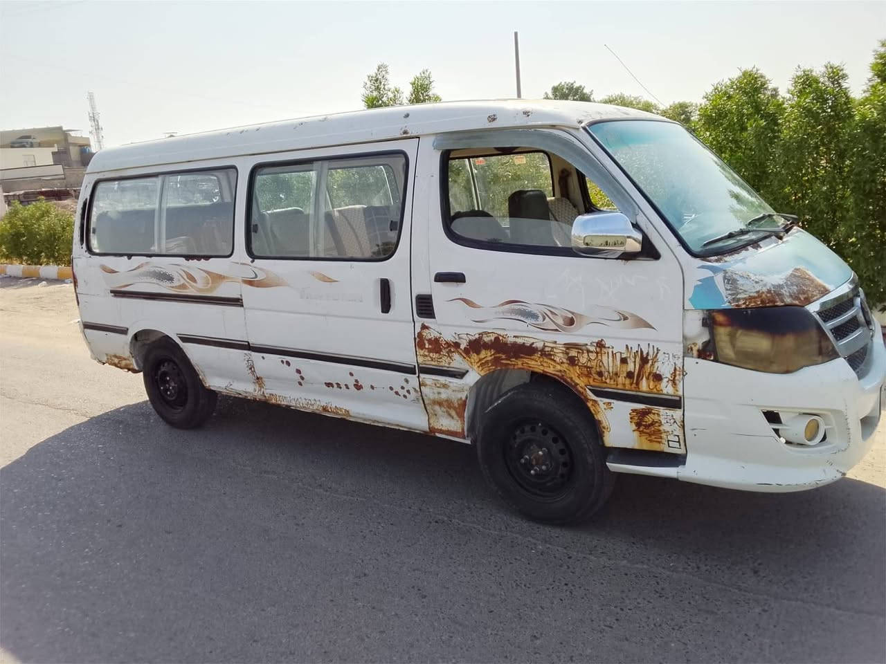 سلام عليكم  سياره فتون موصليه مكينه بيه تبخير شويه كير واكسل وتايرات نضيفات سنويه اصليه موجوده بس مكسوره وعندي استنساخ سعر 23 وبيه مجال عنوان بغداد البياع شهداء ***********
