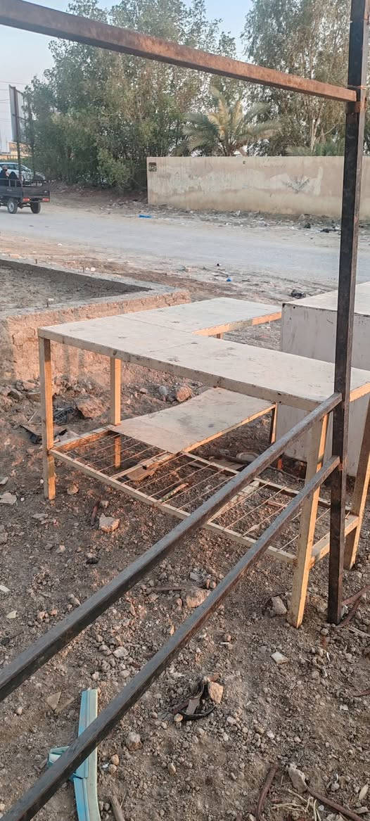 رف حديد قوي خمس رفوف يتحمل وزن ثقيل نضيف وميوزه 2 الاتصال على هذا الرقم *********** الواحد على 100 الف بي مجال
