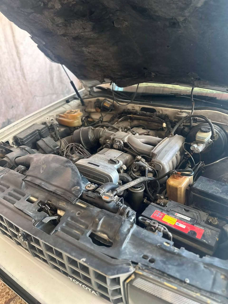 سوبر كراوان موديل84 محرك بطه   ٦سلندر٢٥٠٠  كير أوتوماتيك رقم بغداد تبريد شغال للتواصل *********** مكاني بغداد
