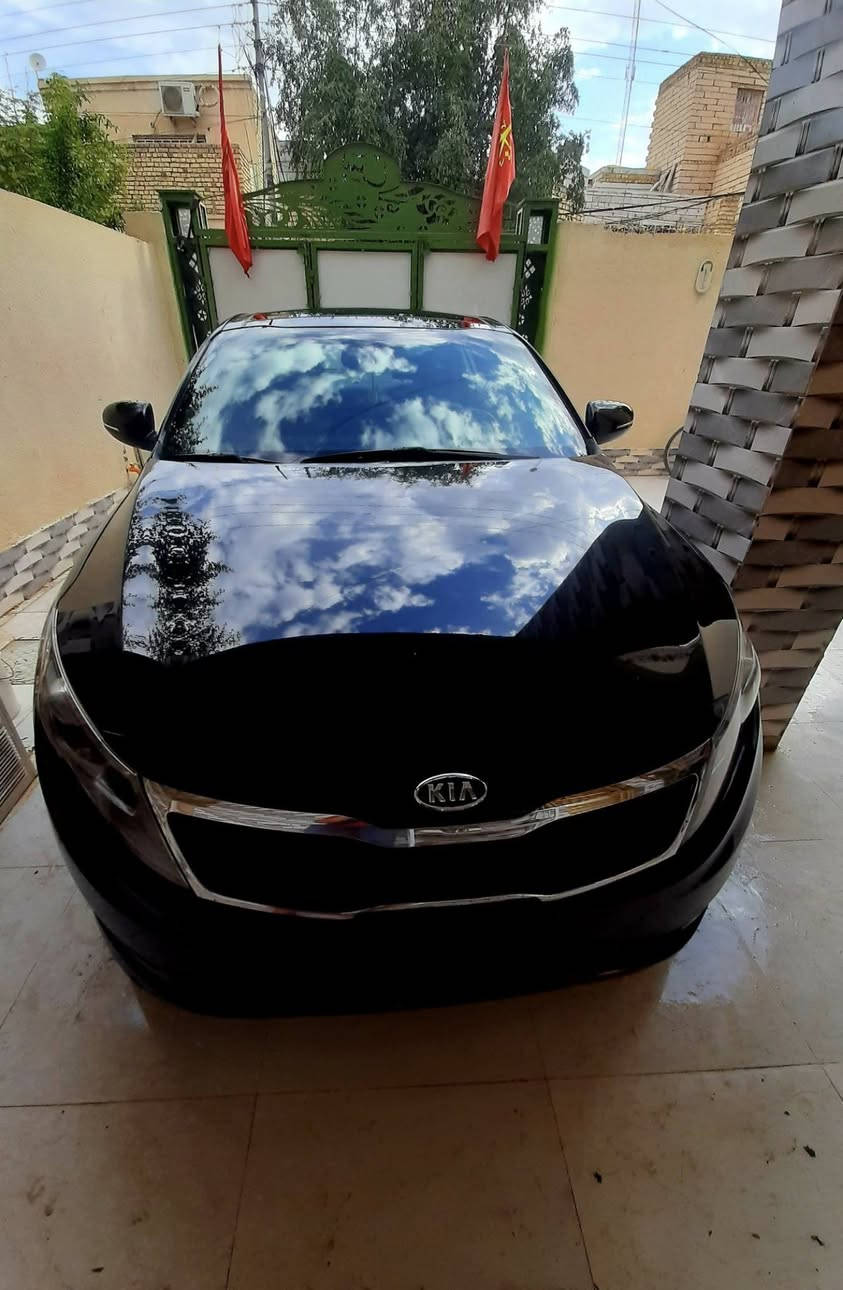 السلام عليكم KIA اوبتيما 2013 وارد امريكي السياره VIP يعني فول مواصفات للأخير الجناي يعرفها 
والسياره بأسمي تحويل بأي مكان. مكينه كير حداديه تبريد تخم تاير كله كفاله بشرط . صور الحادث موجوده بالمنشور. مكان السياره ميسان. بيع او مراوس بسياره عاليه السعر 115 وبيها مجال بسيط حق الجيه . السياره ماشيه 91 ميل يعني مامتعوبه السياره مال بيت رقم صاحب السياره ***********
