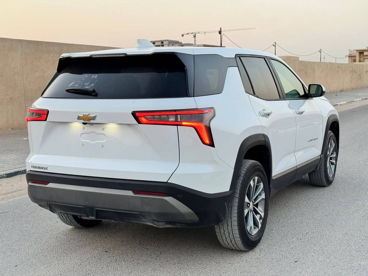 شيفروليه إكوينوكس LT موديل 2025 🔥

✅ بدون قطرة صبغ

• فئة LT المميزة
• محرك 1.5 Turbo اقتصادي وقوي
• كير أوتوماتيك
• تشغيل بصمة + ريموت ستارت
• شاشة وكالة حديثة
• Apple CarPlay + Android Auto
• كاميرا خلفية
• حساسات خلفية
• تحكم بالسكان + مثبت سرعة
• نظام المحافظة على المسار
• نظام التحذير من الاصطدام الأمامي
• نظام الكبح التلقائي للطوارئ
• مراقبة النقطة العمياء
• دخول ذكي بدون مفتاح
• مقعد سائق كهربائي
• مكيف أوتوماتيك ثلج
• إنارة LED كاملة
• ويل وكالة
• صرفية وقود ممتازة

🛠️ الملاحظات:

• بارد جاملغ ايسر فقط حته دعاميه وراديترات بلاديات
• بدون قطرة صبغ

 السعر: 195 بيهه مجال
مرقم بصرة شهداء
مكاني بصره
الرقم ‏‪***********‬‏

نص مكتوب في الصور:
- 185008215