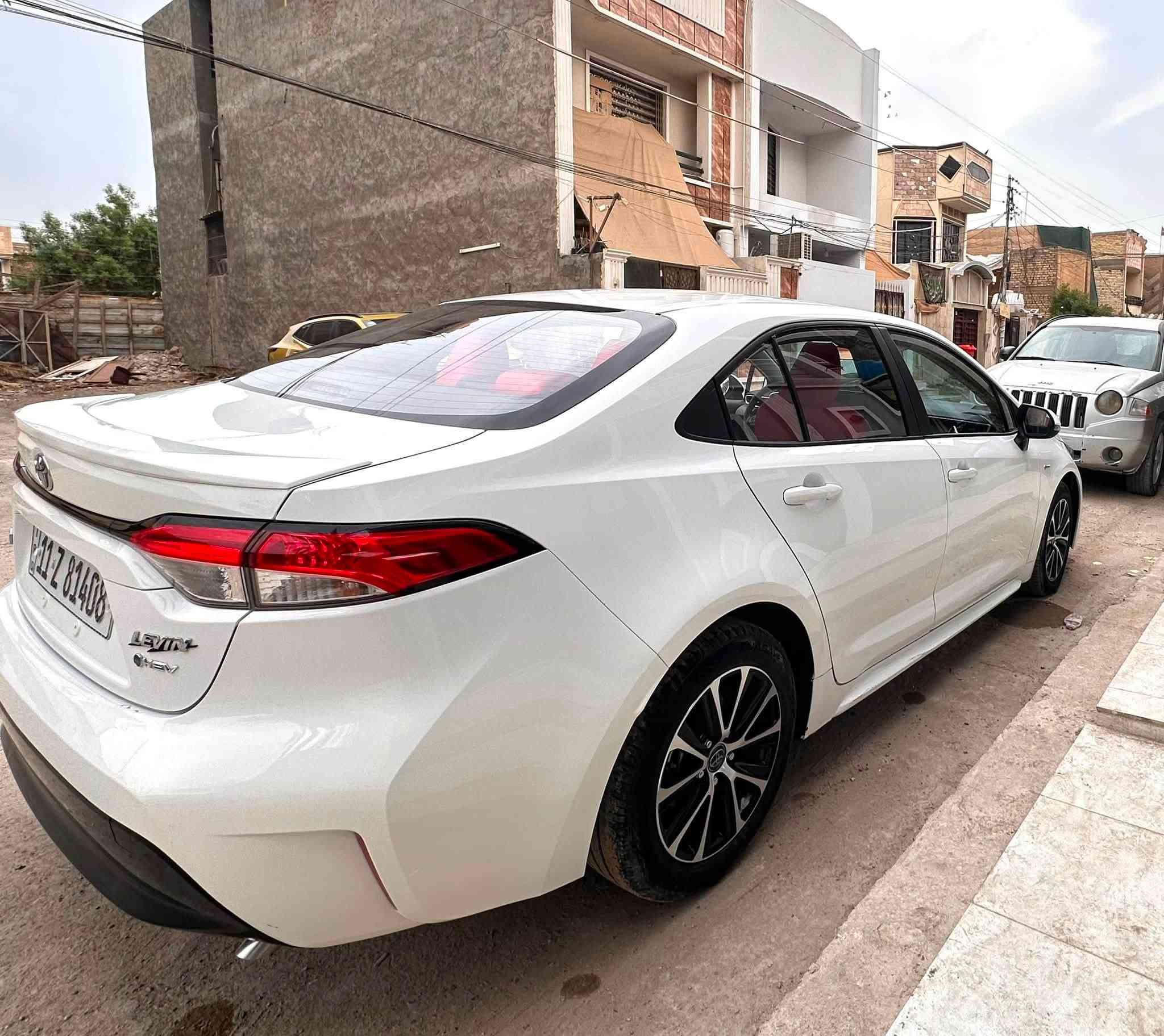 كورلا هايبرد ٢٠٢٥ ماشية ١٧ الف فقط كفالة عامة فقط خدوش دعاميه بسيطة رقم بغداد بأسمي سيارة فول مواصفات داخل احمر بلادي ١/١   سعر ١٦٣ مجال بسيط للاتصال *********** متواجد واتس اب المواصفات ادناه  (بغداد الحرية)
* بصمة تشغيل
* بصمة ابواب لمس
* كشن جلد كهرباء 
* فتحة سقف
* شاشة ابل كار بلي +اندرويد اوتو
* دشبول دجتل متغير الخلفية 
* تبريد قطعتين
* حساسات امامي خلفي
* 3 وضعيات قيادة
* حساسات ضغط الاطارات
* مانع انزلاق
* اوتو هولد
* سايد بريك دكمة
* Drive Mode
* تحديد مسار
* مانع تصادم ٣ مستويات مع وقوف ذاتي
* لايت متحرك +اوتو
