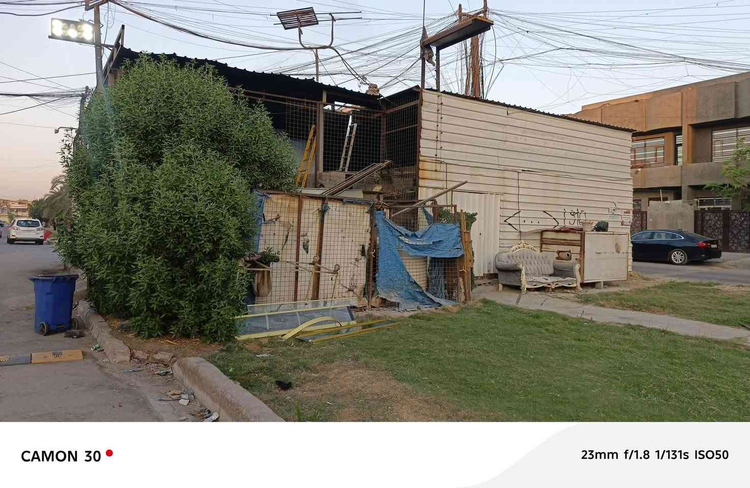 للبيع موقع في بغداد مدينة الصدر حي الامانه مولدات العدد 3 ثنين كمنز 5 ونص وحده بومه 94 الحمل 1500 حصص الكاز 3 مجموعهن 840 تواصل ***********

نص مكتوب في الصور:
- CAMON 30  23mm f/1.8 1/136s ISO50
- CAMON 30 • 23mm f/1.8 1/133s ISO50
- CAMON 30 •
- 23mm f/1.8 1/131s ISO50
- CAMON 30  23mm f/1.8 1/59s ISO50
