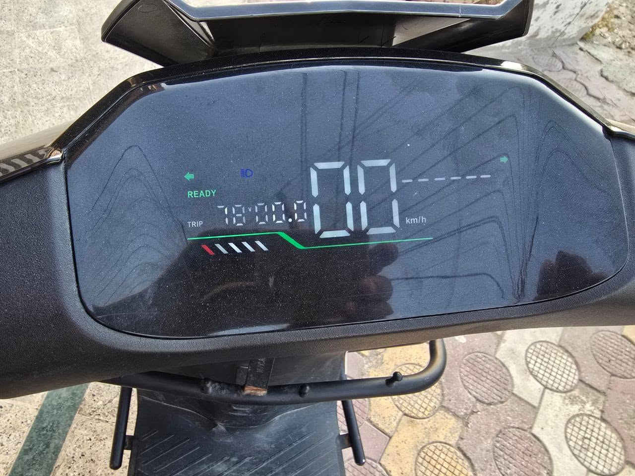 السلام عليكم دراجه شحن مال شركة الدوحة بطاريه ليثيوم بيهه عطل العقل السعر 350وبيهه مجال رقمي للتواصل ***********
