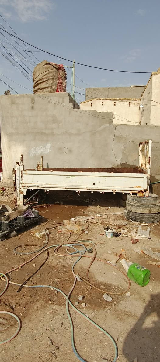 لسلام عليكم موجود بدي داينا طول 3متار ولبدي جدن نضيف مقابيل العين العنوان البصرة قضاء القرنة ‏‪***********‬‏
