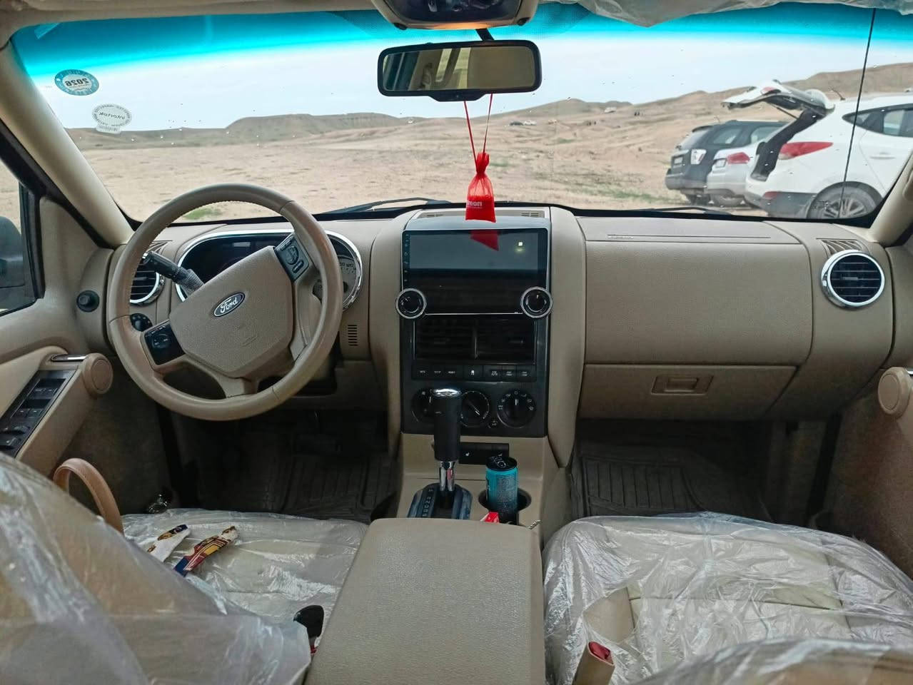 سلام عليكم
 فورد اكسبلور للبيع فقط 
موديل 2010 
محرك كير صدر امامي خلفي كلها بشرط
شرط التحويل ووكاله 
(كوبون بنزين موجود بيها)
السيارة خليجيه شركة نيڤيا 
مواصفات السيارة XLT يعني فول الفول
سقف سلايت 
كشن جلد 
كشن كهربائي
كشن هيتر 
دواسة البنزين تحكم كهربائي 
شاشه ايبات
تبريد مركزي
اهم شي السيارة (7) راكبب!!! 
 فقط 4 اصابع من مقدمه البونيد بارد بدون دواخل بدون صبغ 
و صور الفحص ناشرهن
((السعر  138 وبيها مجال))
للتواصل مع صاحب السيارة 
***********
اني مكلف بالنشر! كركوك, العراق
